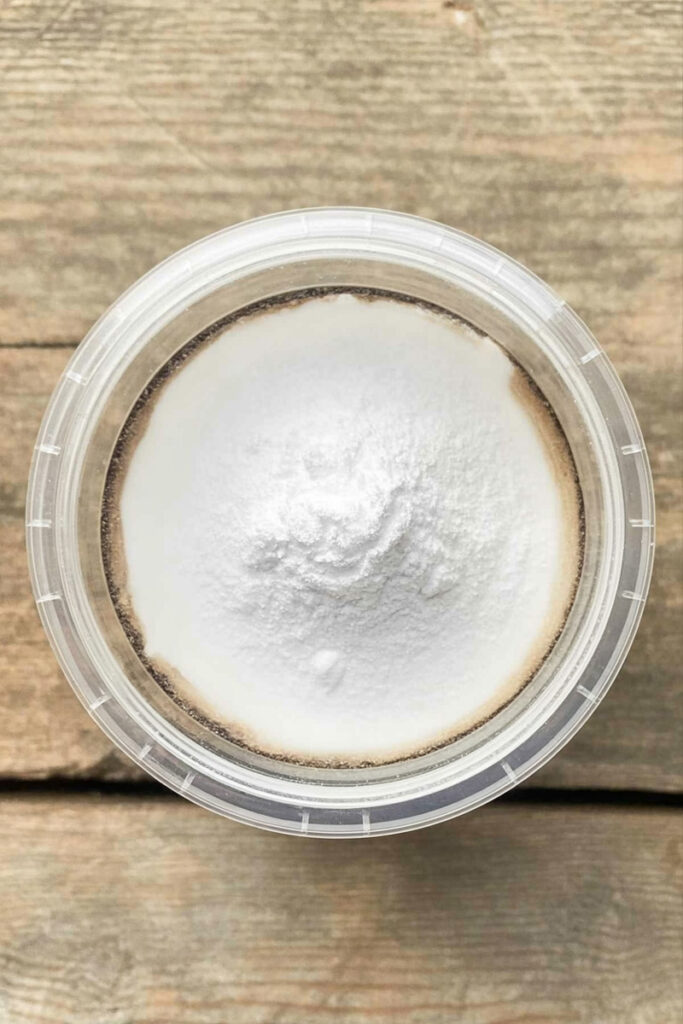 Powder suger and cream